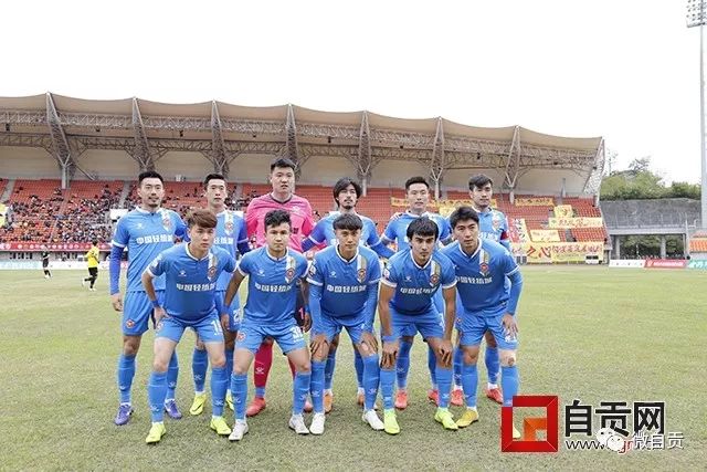 国足在重庆开启热身赛，17岁新星或创历史新纪录